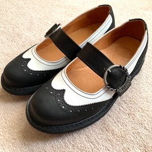 John Fluevog Black and White Casual Shoes size 9
